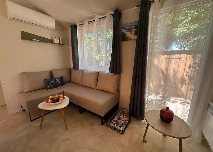 캠프장 Prestige 641 *